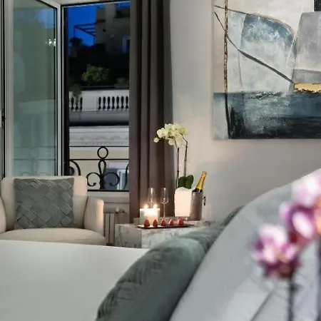 Piazza Di Spagna 32 Fellini Design *