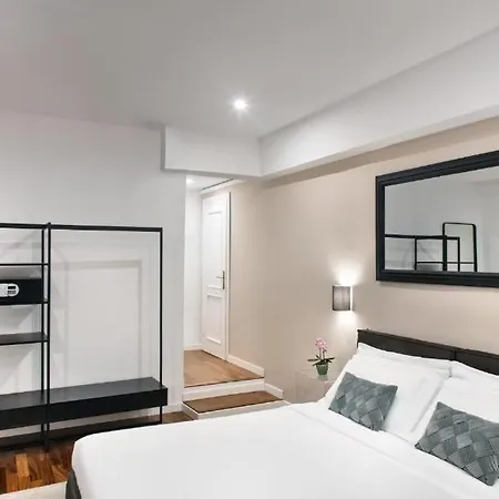 Apartament Piazza Di Spagna 32 Fellini Design