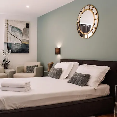 Piazza Di Spagna 32 Fellini Design *