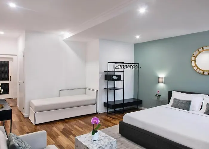 Piazza Di Spagna 32 Fellini Design *